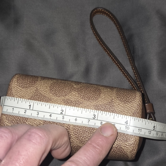 Coach Tan/Brown Small Signature Wristlet with Gold Hardware - Picture 5 of 6